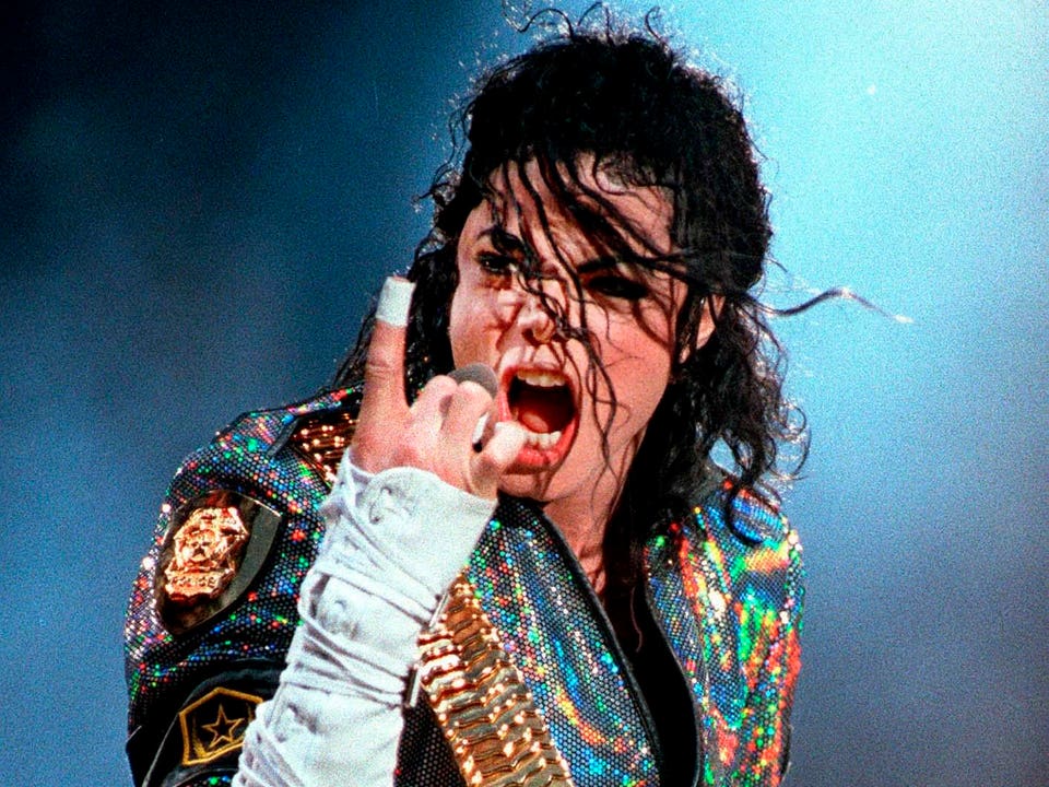 Michael Jackson Performs