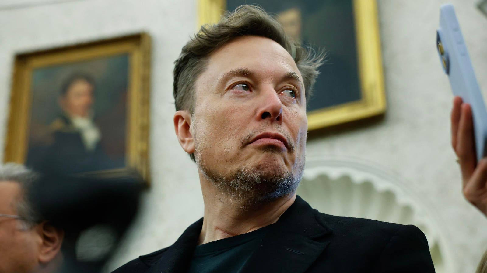 Musk’s Wildest Pay Targets: Mars Colony, Robot Fleet And More