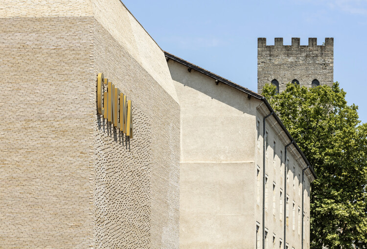 Material Culture and Heritage in Contemporary Cinema Architecture - Image 9 of 30