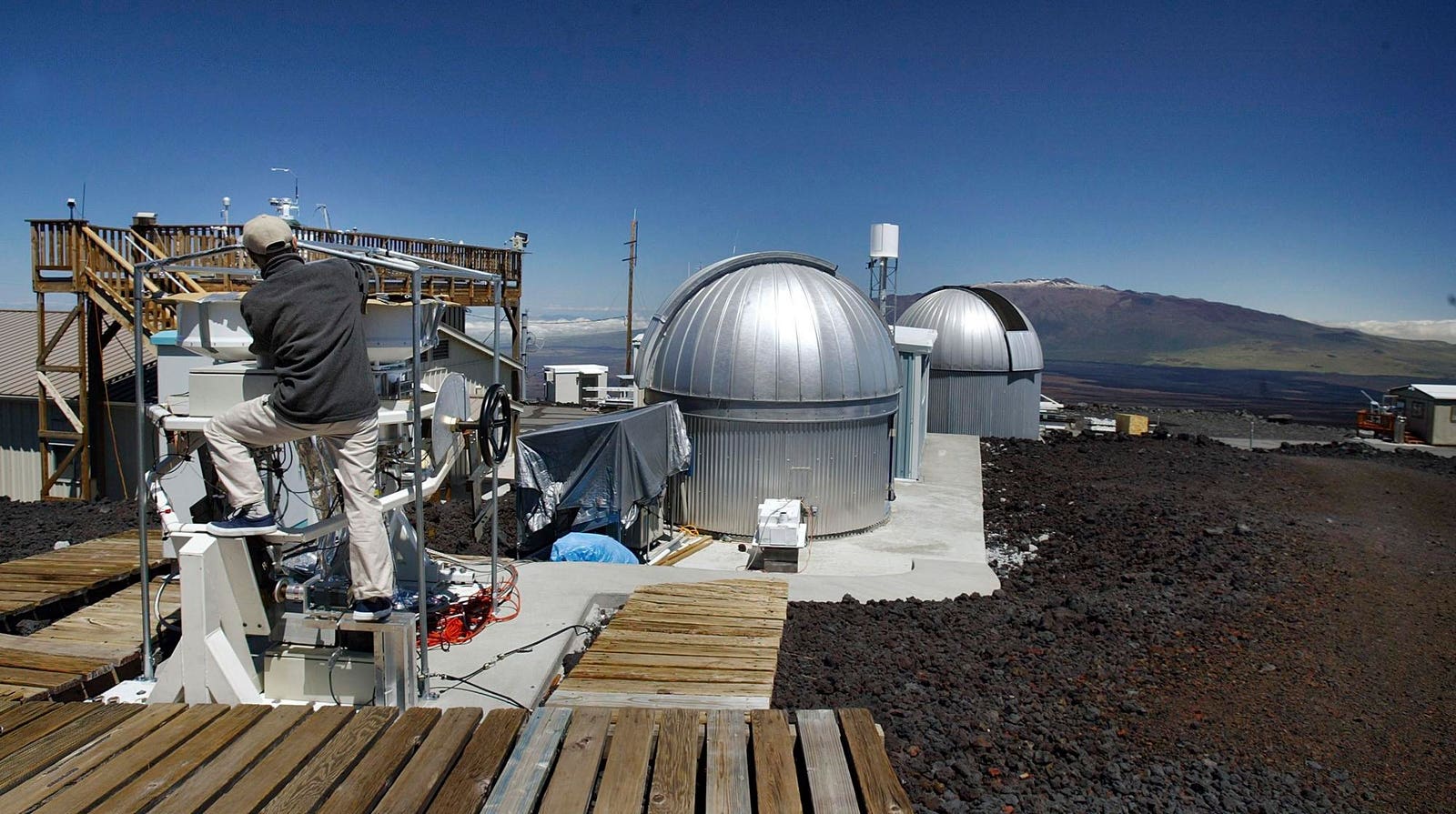 Mauna Loa Observatory Survives Lava, Budget Cuts And Politics