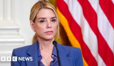 Former US Attorney General Pam Bondi diagnosed with cancer - BBC