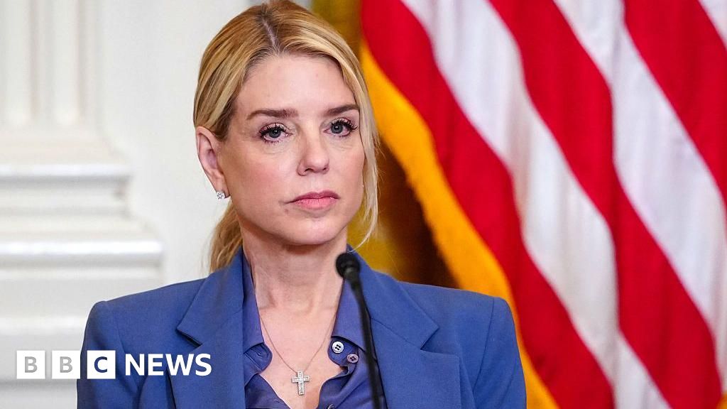 Former US Attorney General Pam Bondi diagnosed with cancer - BBC