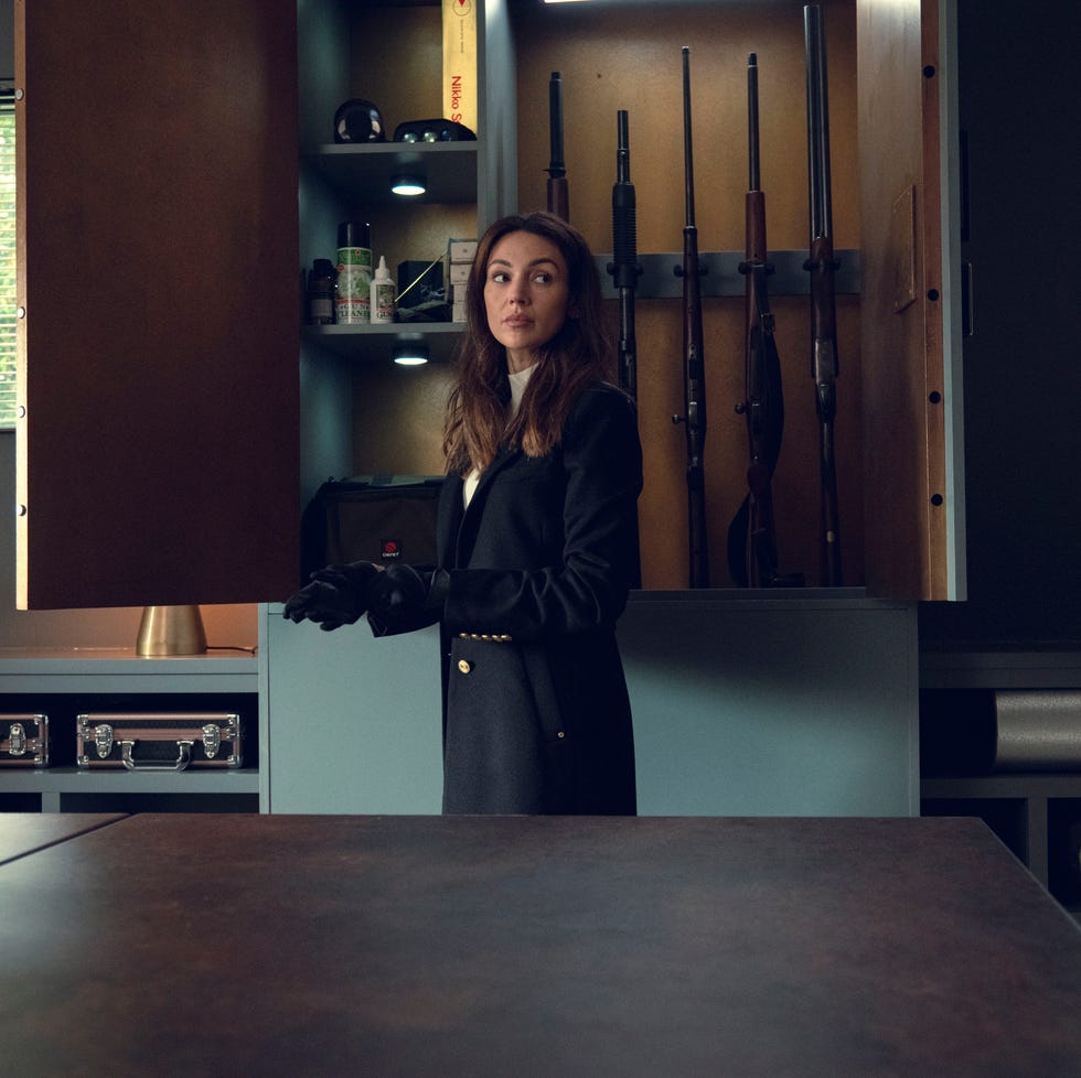 fool me once. michelle keegan as maya in fool me once. cr. matt squire/netflix © 2023. fool me once. michelle keegan as maya in fool me once. cr. matt squire/netflix © 2023.