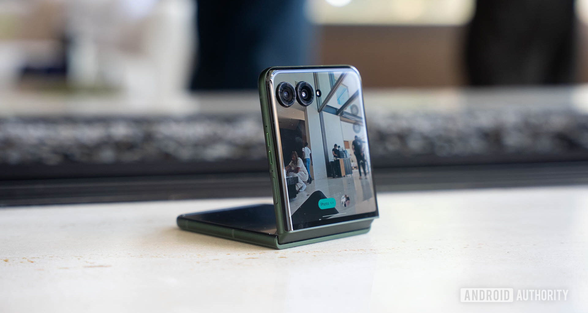 2026 Motorola Razr Plus (4)