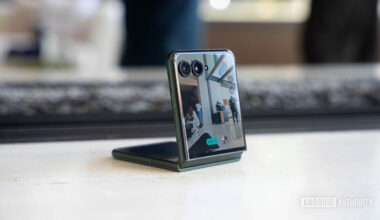 2026 Motorola Razr Plus (4)