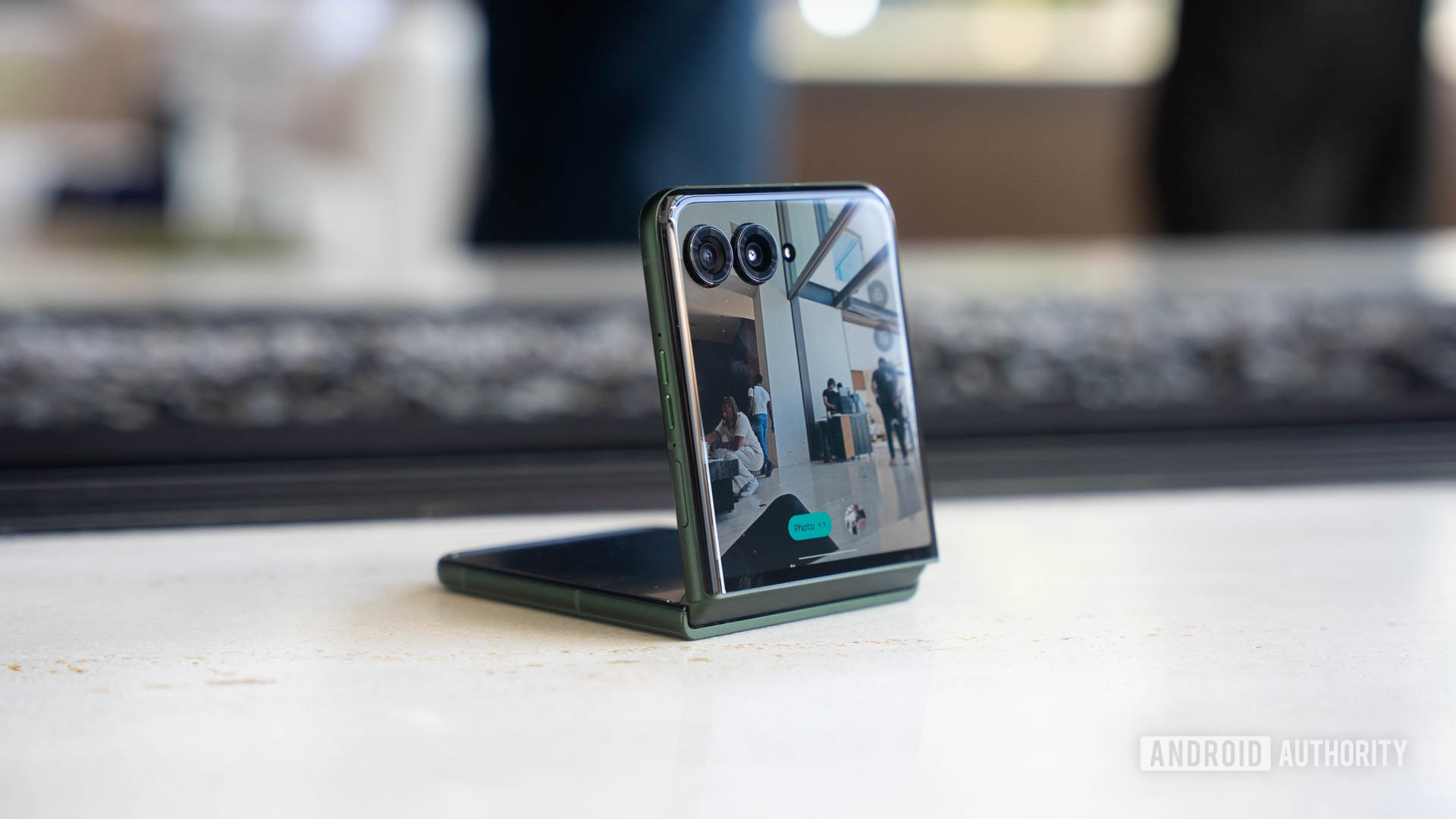 2026 Motorola Razr Plus (4) 2026 Motorola Razr Plus (4)