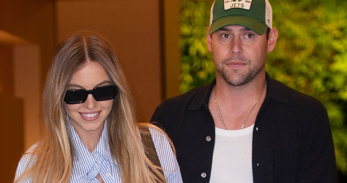 Sydney Sweeney and Scooter Braun Are Smooching in Australia