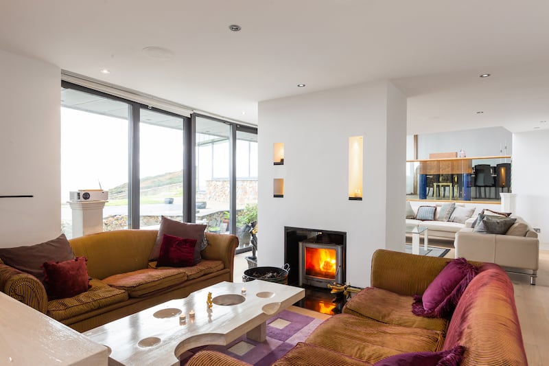 Lower livingrooms