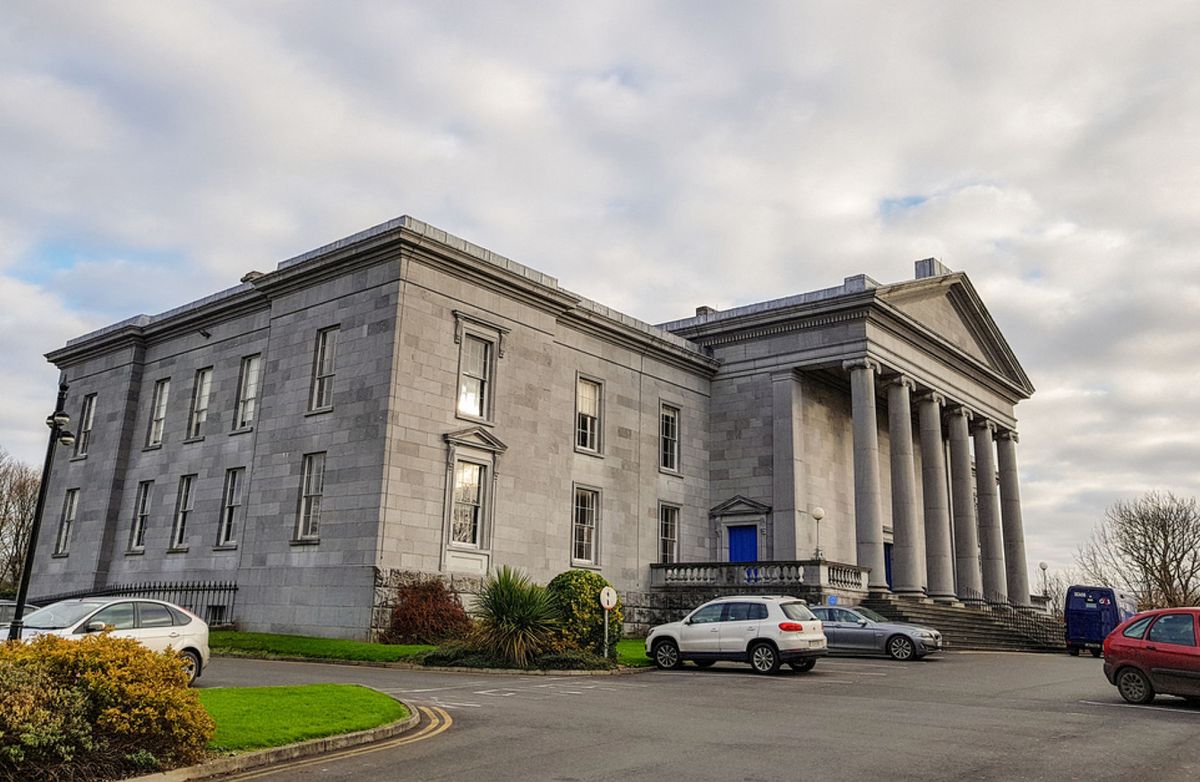 Ennis Circuit Court