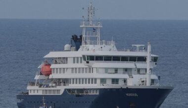 WHO seeks to reassure ‘worried’ Tenerife residents over arrival of hantavirus-hit ship