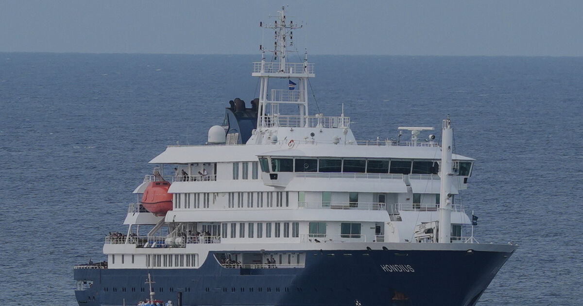 WHO seeks to reassure ‘worried’ Tenerife residents over arrival of hantavirus-hit ship