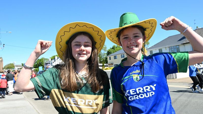  Young Kerry fans Isabella Daly and Annabelle Van Vrede. Picture: Larry Cummins