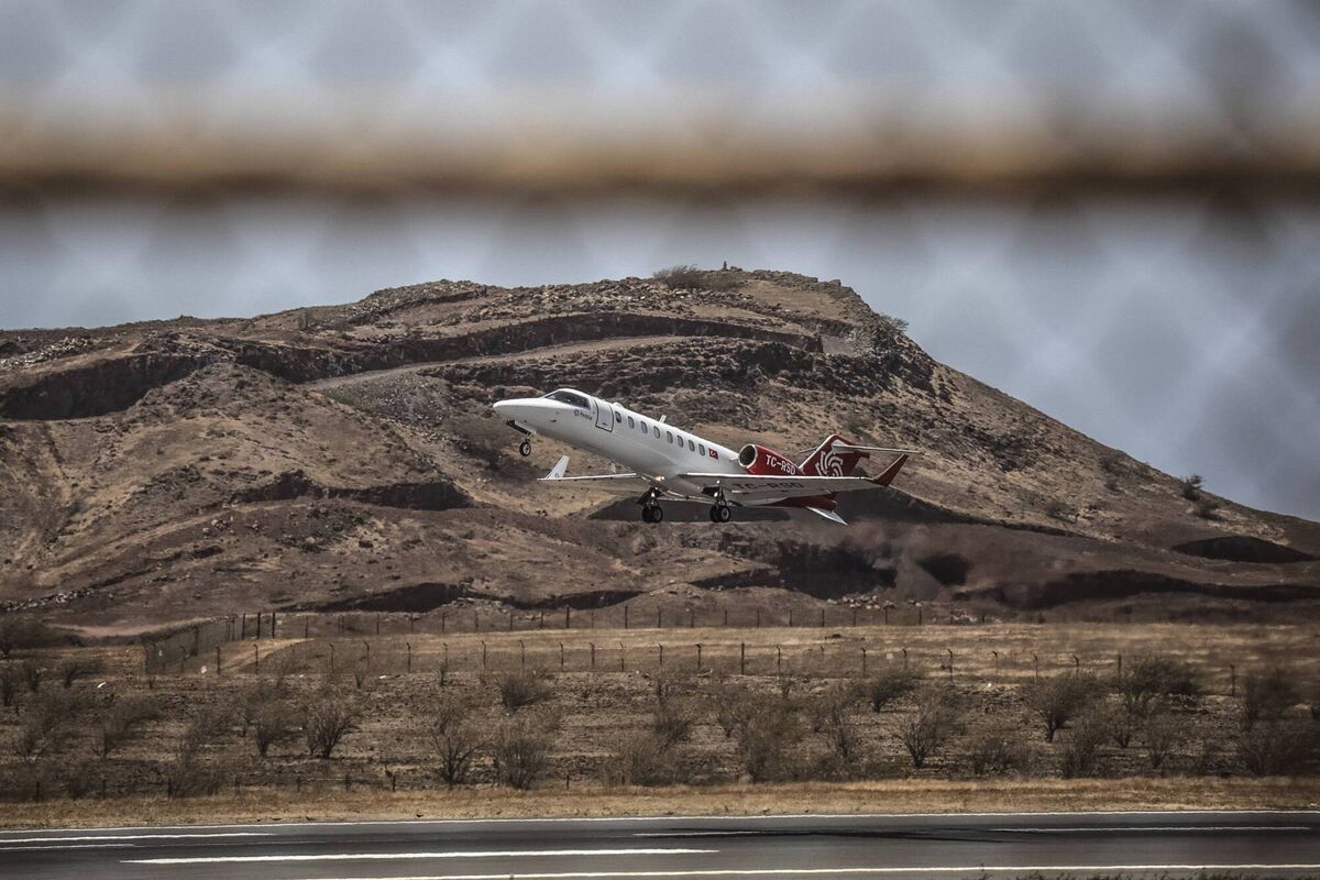  A plane carrying some of the people believed infected with hantavirus passengers from the cruise ship MV Hondius, takes off from the Nelson Mandela International airport of Praia, the capital of Cape Verde, on May 6, 2026.(Photo by AFP via Getty Images)