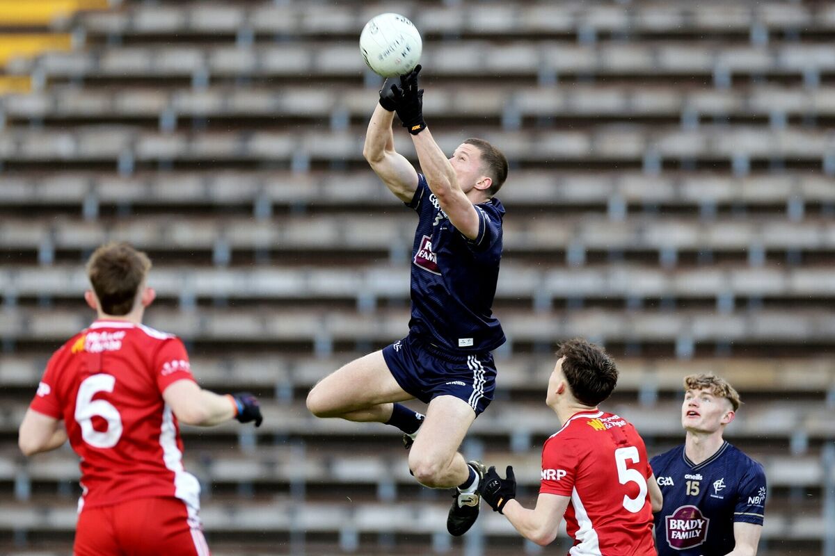 Kildare's Liam Kelly and Aodhán Quinn of Tyrone in action. Pic: ©INPHO/Laszlo Geczo