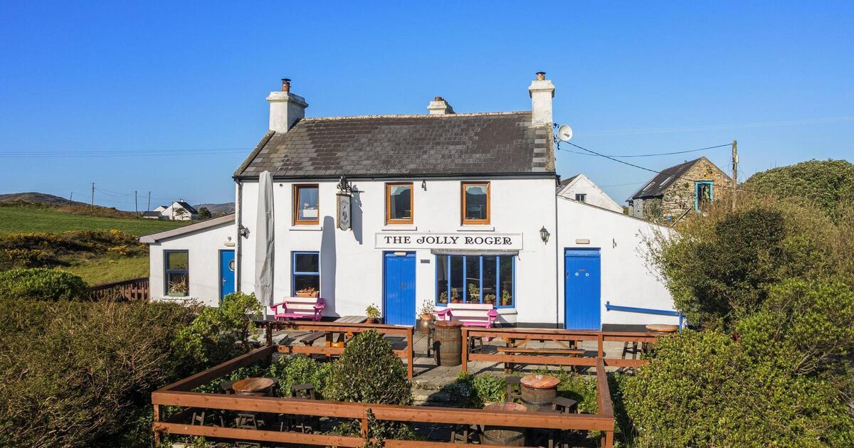 'Best panorama in the country': Sherkin Island's Jolly Roger pub on the market for €475,000