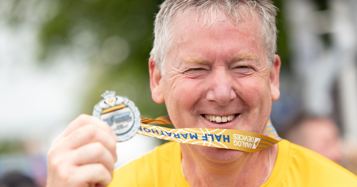 Special atmosphere and a sea of bright yellow for Ellen at this year's Cork marathon