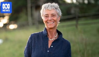 Rachel Ward gave up glamour for cows and a not-so-simple country life