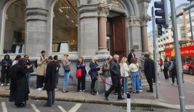 Dublin shoppers queue from 6am to swoop in on Stella McCartney X H&M collaboration – The Irish Times