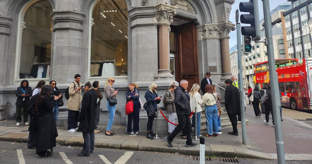 Dublin shoppers queue from 6am to swoop in on Stella McCartney X H&M collaboration – The Irish Times