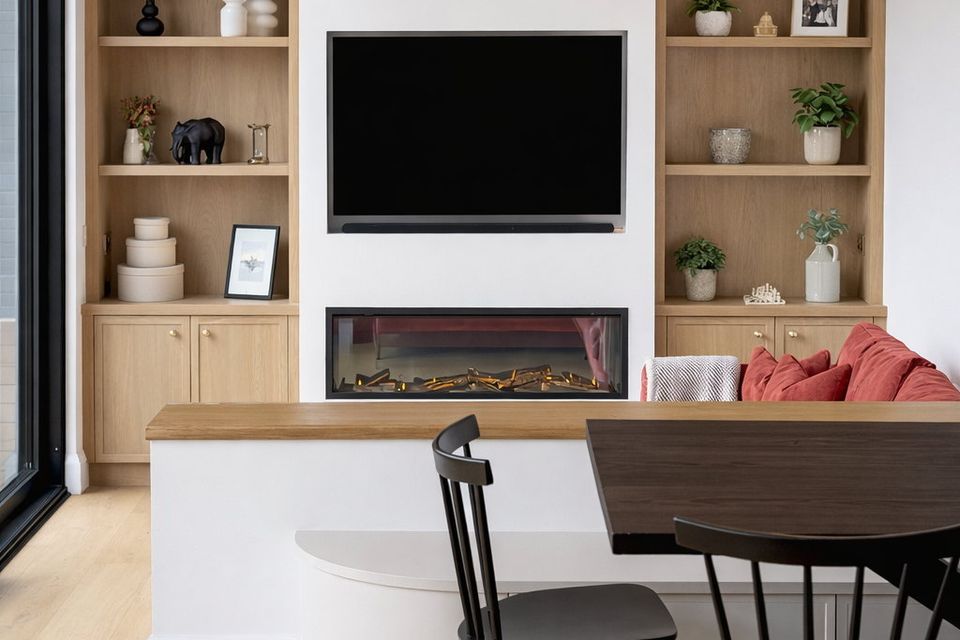 Living-dining room design by interior designer David O'Brien, see Instagram: @theblackhouse.ie