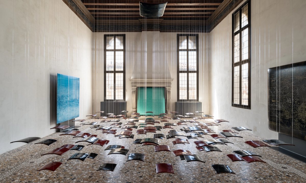 Melding Chinese lacquer with European abstraction - The Art Newspaper