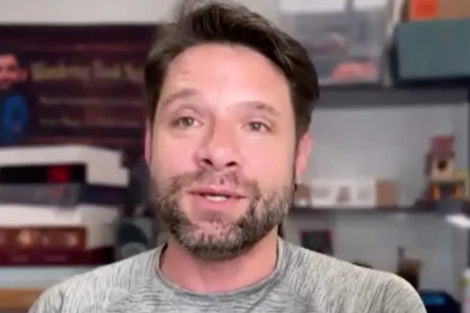 Danny Pintauro said he’s working for Amazon once a week (Entertainment Tonight)
