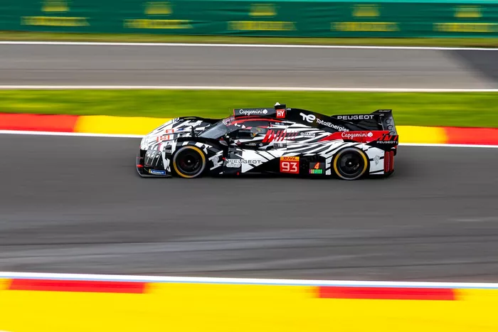 #93 Peugeot TotalEnergies Peugeot 9X8: Paul Di Resta, Stoffel Vandoorne, Nick Cassidy