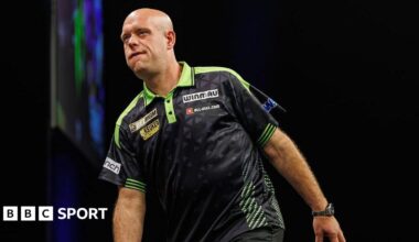 Michael van Gerwen looking frustrated figure during his loss to Luke Humphries