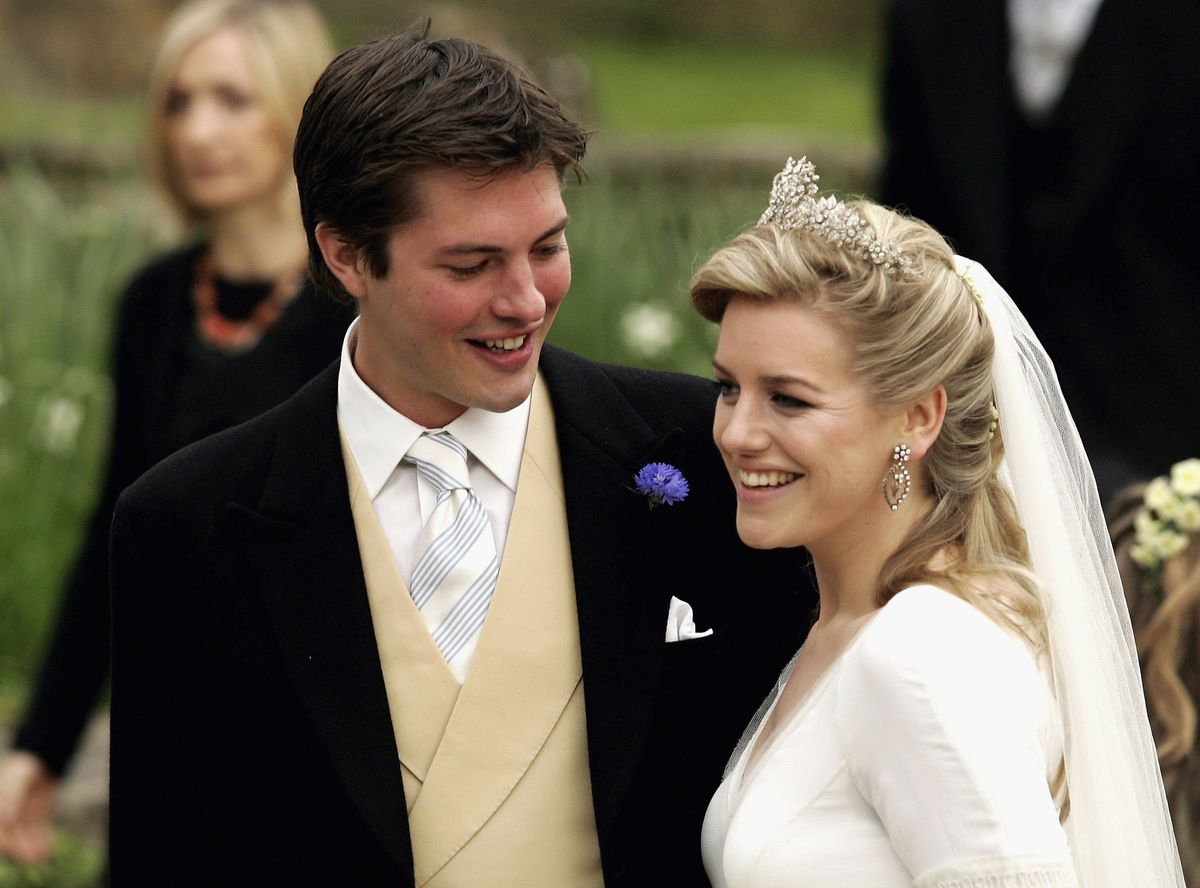  Laura Parker Bowles and Harry Lopes are still married