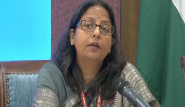 Oil companies now making losses of Rs 750 crores a day, down from Rs 1000 crores earlier: MoPNG