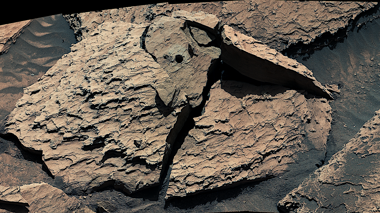 Curiosity Rover Shakes Loose A Pesky Mars Rock Named “Atacama”
