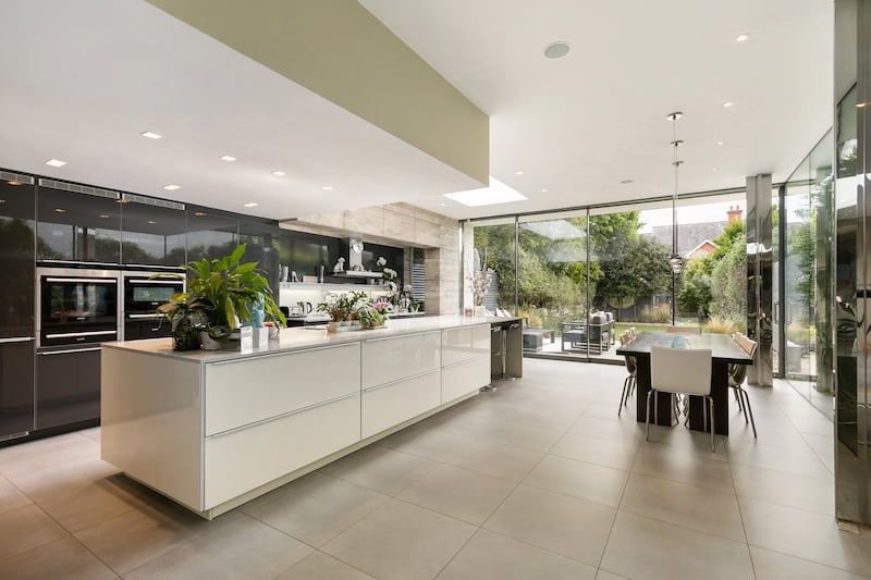 33 Ailesbury Road, Ballsbridge, Dublin 4: kitchen/diningroom