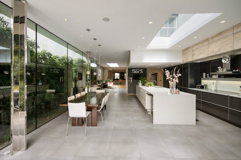 33 Ailesbury Road, Ballsbridge, Dublin 4: kitchen/diningroom
