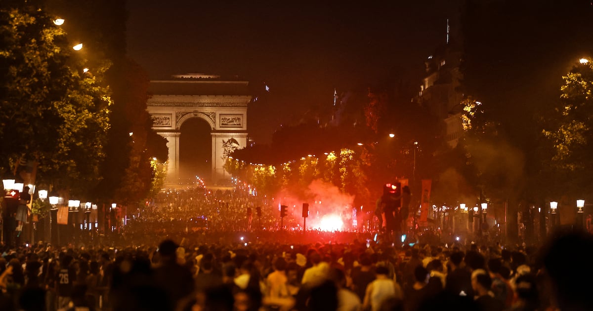 Paris police arrest over 130 people as PSG fans celebrate Champions League win over Arsenal – The Irish Times