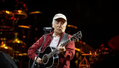 Paul Simon in Dublin review: An emotionally flooring, intimate performance – The Irish Times