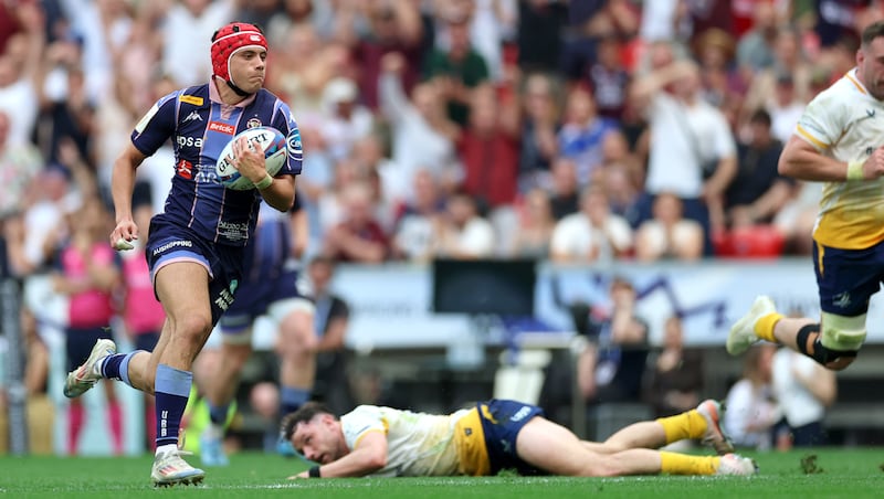 Union Bordeaux Bègles' Louis Bielle-Biarrey goes past Hugo Keenan of Leinster. Photograph: James Crombie/Inpho