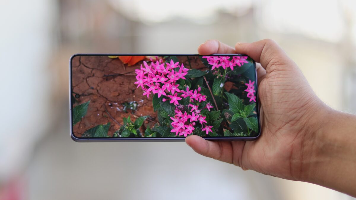 Samsung could be sole OLED display supplier for Apple iPhone 18