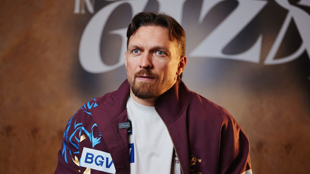Oleksandr Usyk makes tragic admission after controversial victory over Rico Verhoeven