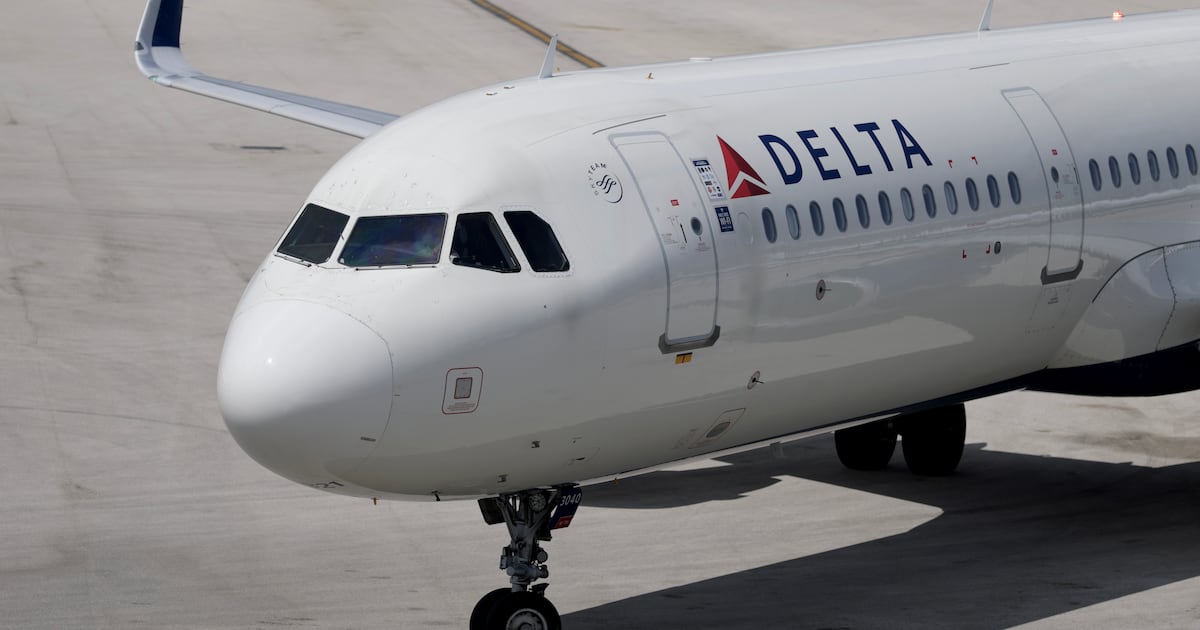 Flight with 275 passengers diverts to Dublin Airport after engine issue over Atlantic – The Irish Times