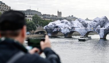 Pont Neuf, Paris’s oldest bridge, transformed into cave by ‘French Banksy’ – The Irish Times