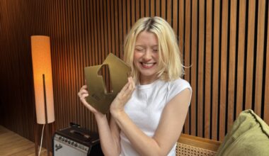 Maisie Peters Beats Michael Jackson for No. 1 Album in the U.K.