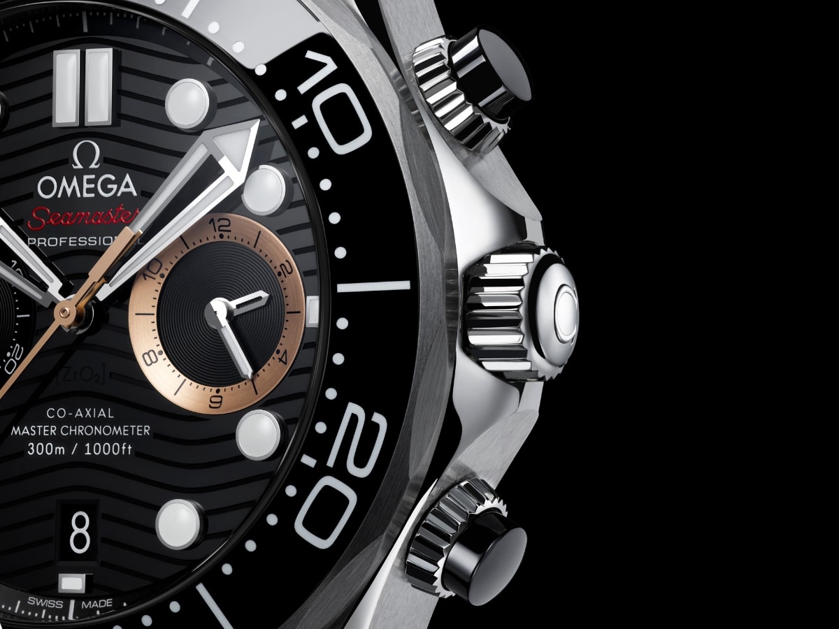Omega seamaster diver 300m chronograph 007 first light 5