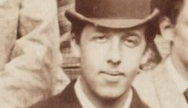 Rare photo of Oscar Wilde bought by ‘hardcore collector’ at auction for €6,000 – The Irish Times