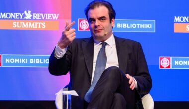 Greek debt management underlies market confidence