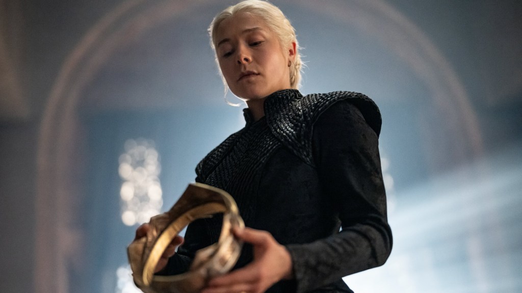 Rhaenyra Targaryen (Emma D'Arcy) holding a crown in House of the Dragon Season 3