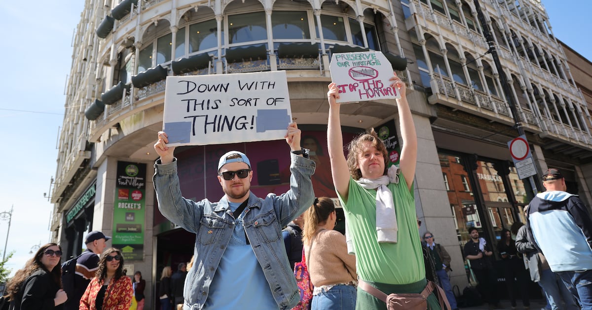 Protesters pledge to fight ‘tooth and nail’ for Stephen’s Green Shopping Centre – The Irish Times