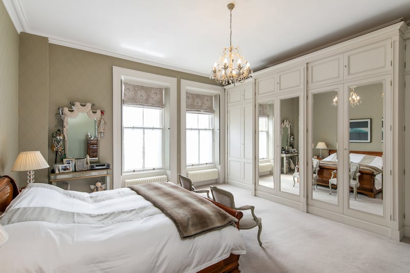 33 Ailesbury Road, Ballsbridge, Dublin 4: main bedroom