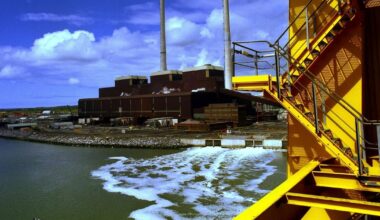 Ireland should reconvert Moneypoint to coal, say engineers – The Irish Times