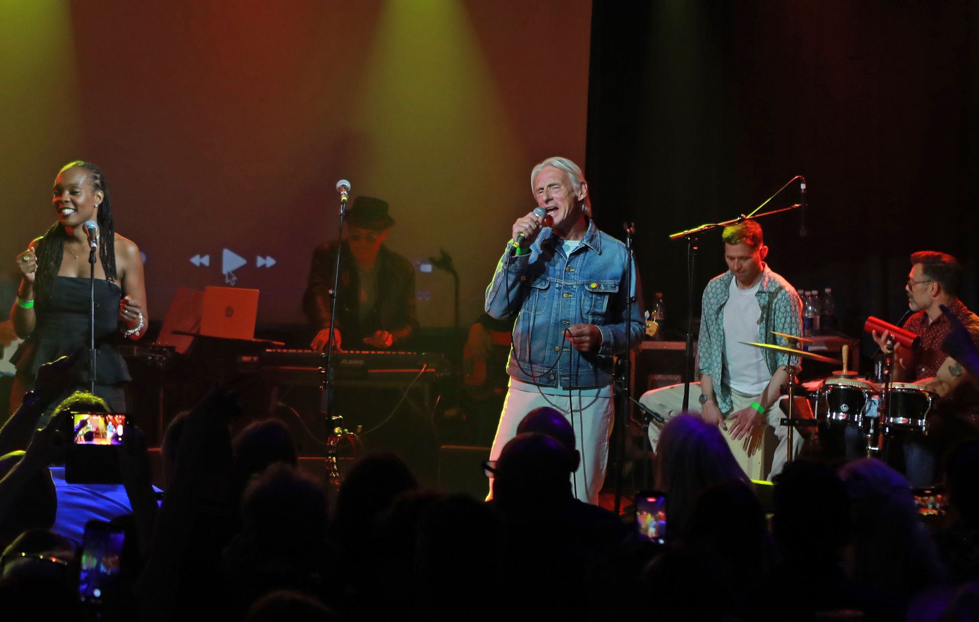 Paul Weller attends Artists For Gaza. CREDIT: Grant Buchanan/Dave Benett/Getty Images 