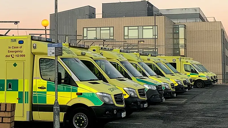 Ambulance strike should have been averted - Mac Lochlainn and Doherty